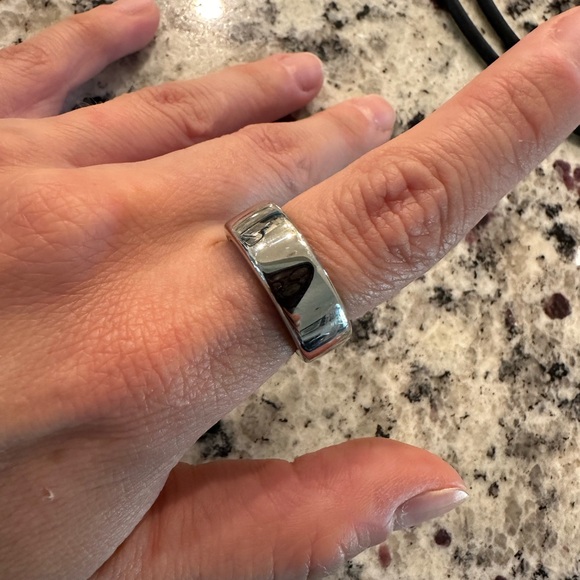 Oura Ring Horizon Gen3 Size 7 in Silver - Picture 6 of 8